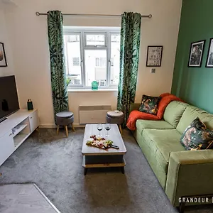  Apartment Lorne Park Landings By Grandeur