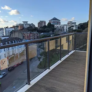  Apartment 2 Bedroom Modern City Centre Bournemouth Apartment